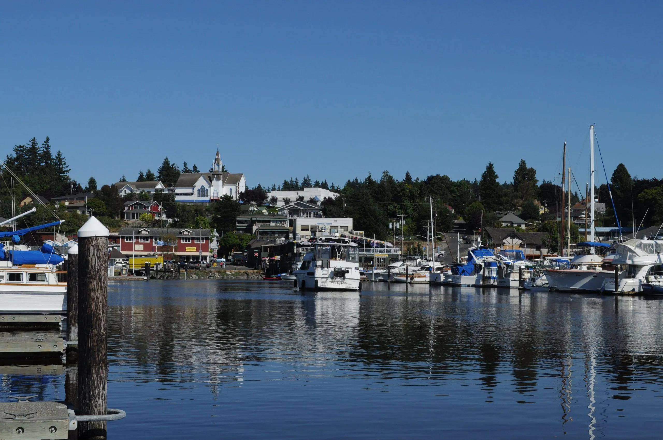 Making moves fast, simple, and stress-free for families and businesses across Poulsbo, WA